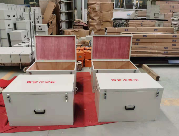 通山放炮线和雷管炸药在矿山作业时如何存放？