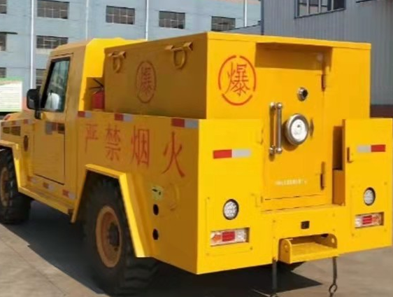 通山凯龙爆破器材运输车：保障爆破任务的安全运行