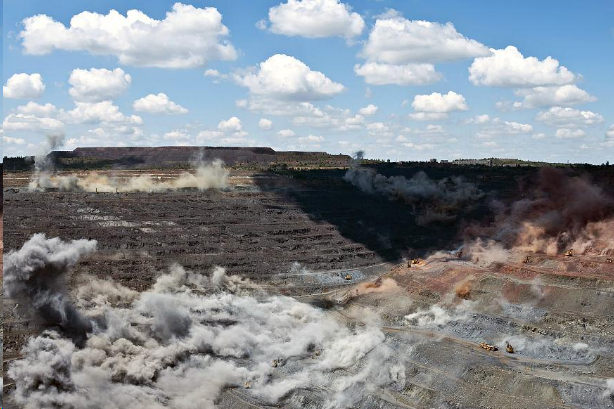 通山矿山作业中常用的爆破设备有哪些？