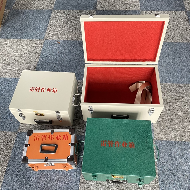 通山爆破工程作业箱如何选择？玻璃钢与传统材质的全面对比